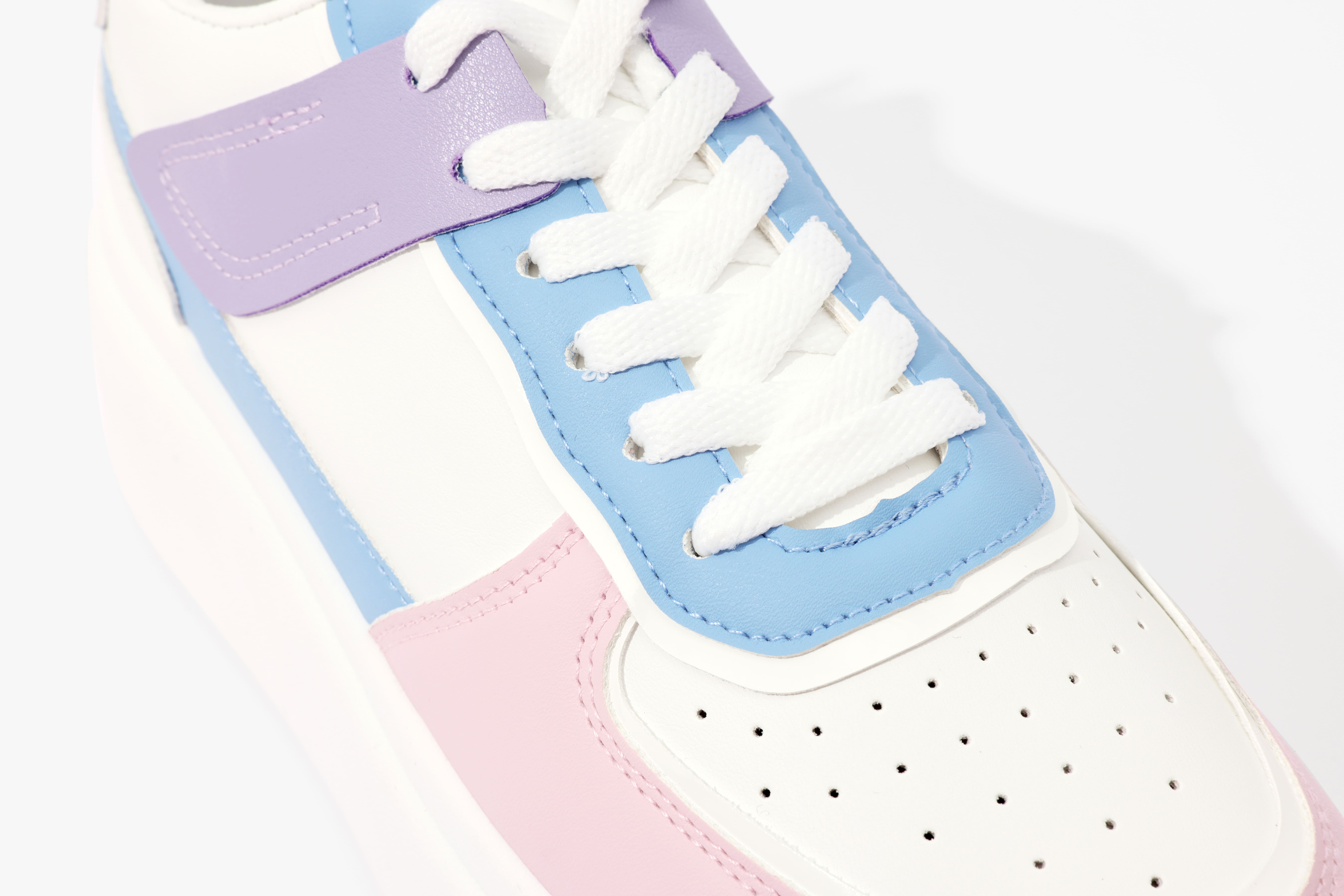 color block lace up front flatform skate shoes details 8